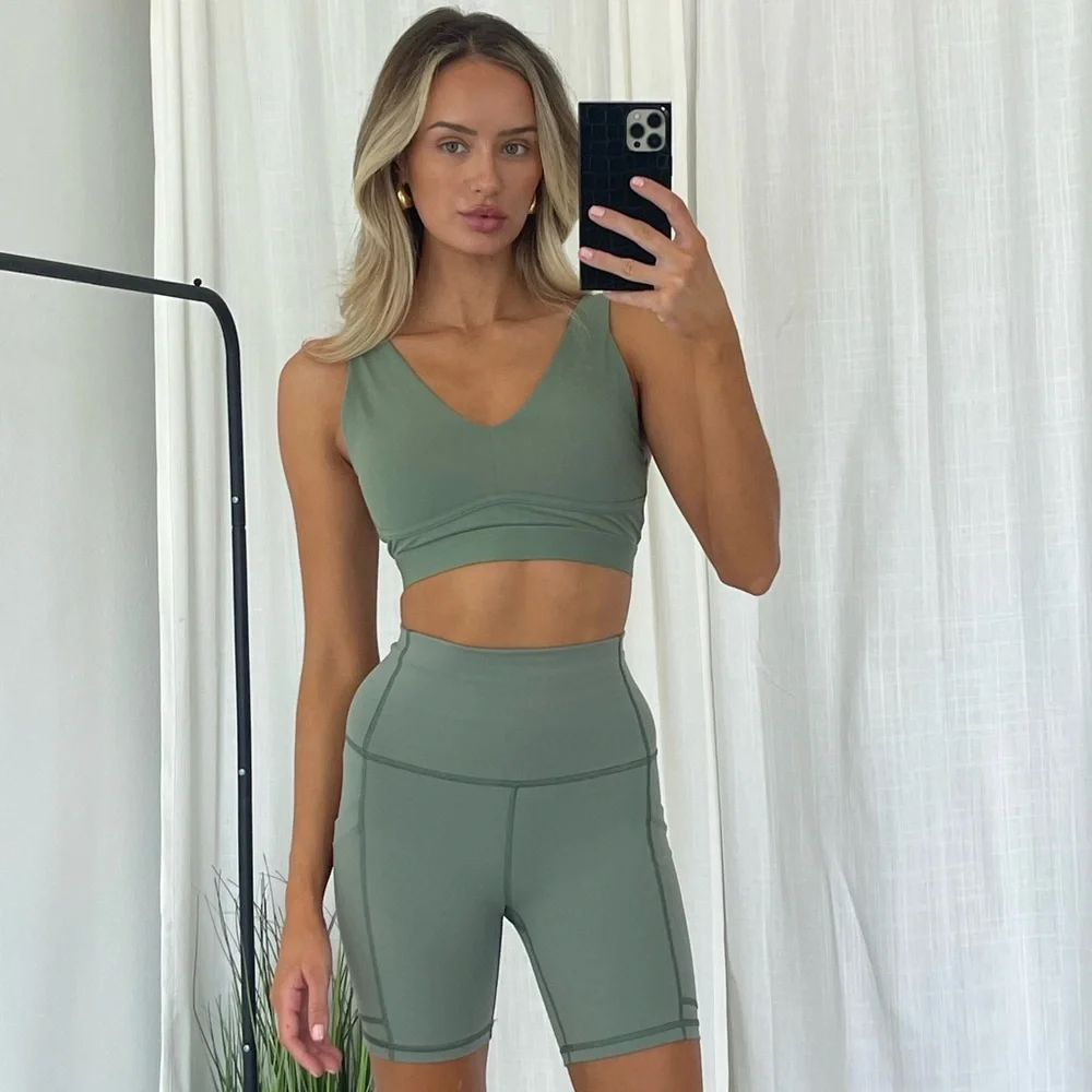 Fabletics green two piece workout fitness set bra and biker shorts yoga - Picture 3 of 6